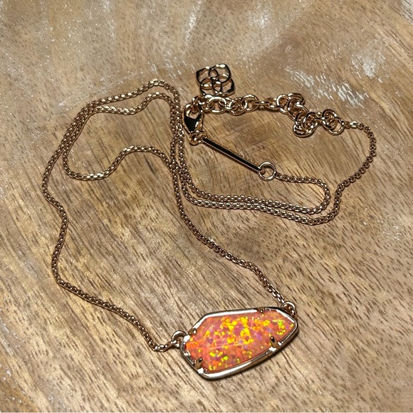 Kendra Scott Cami Necklace in Rose Gold & Coral Kyocera Opal - Picture 11 of 16